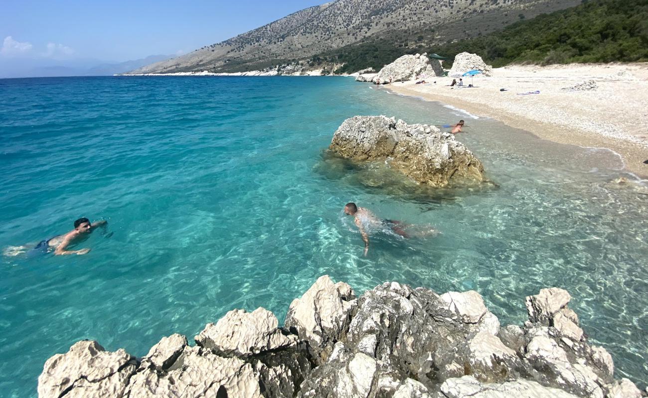 Фото Krorez Beach с белая чистая галька поверхностью