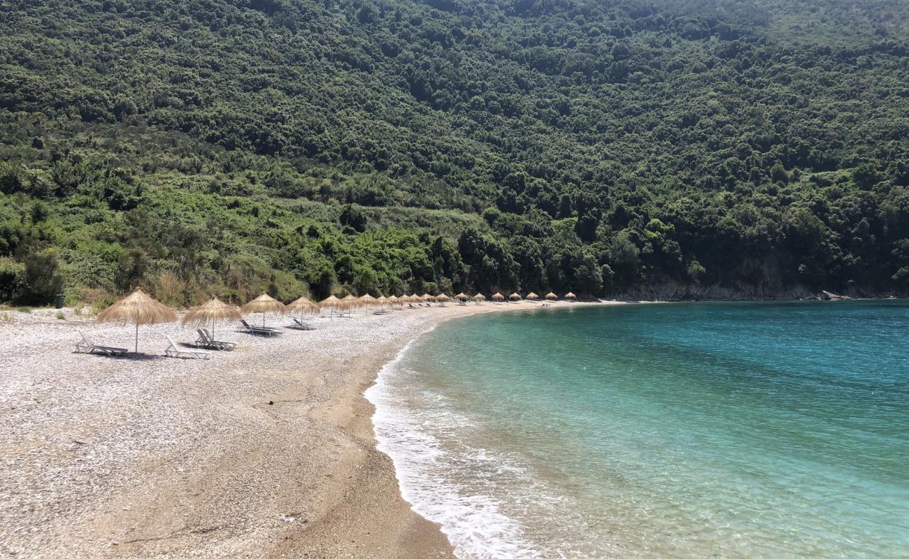 Фото Kakoma Beach с светлая галька поверхностью