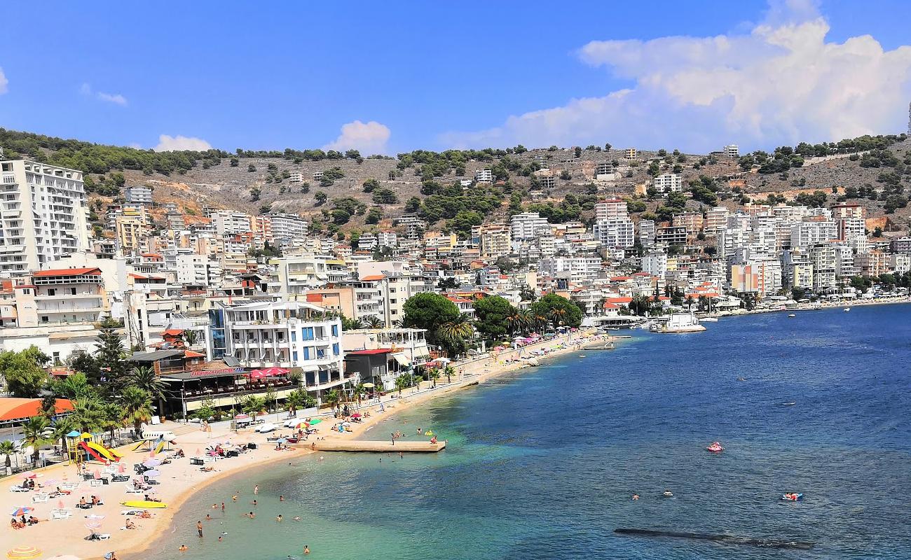 Фото Saranda beach с белая чистая галька поверхностью