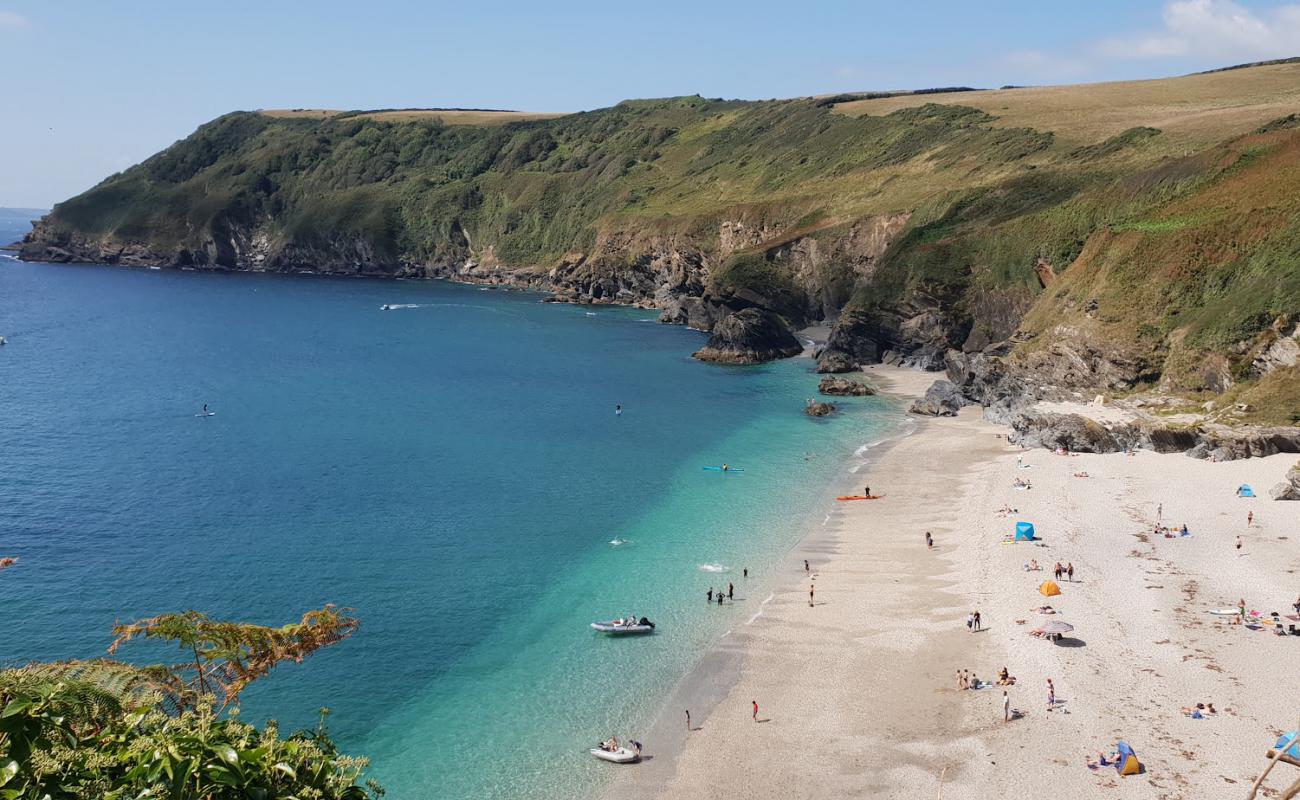 Фото Lantic Bay с белая чистая галька поверхностью