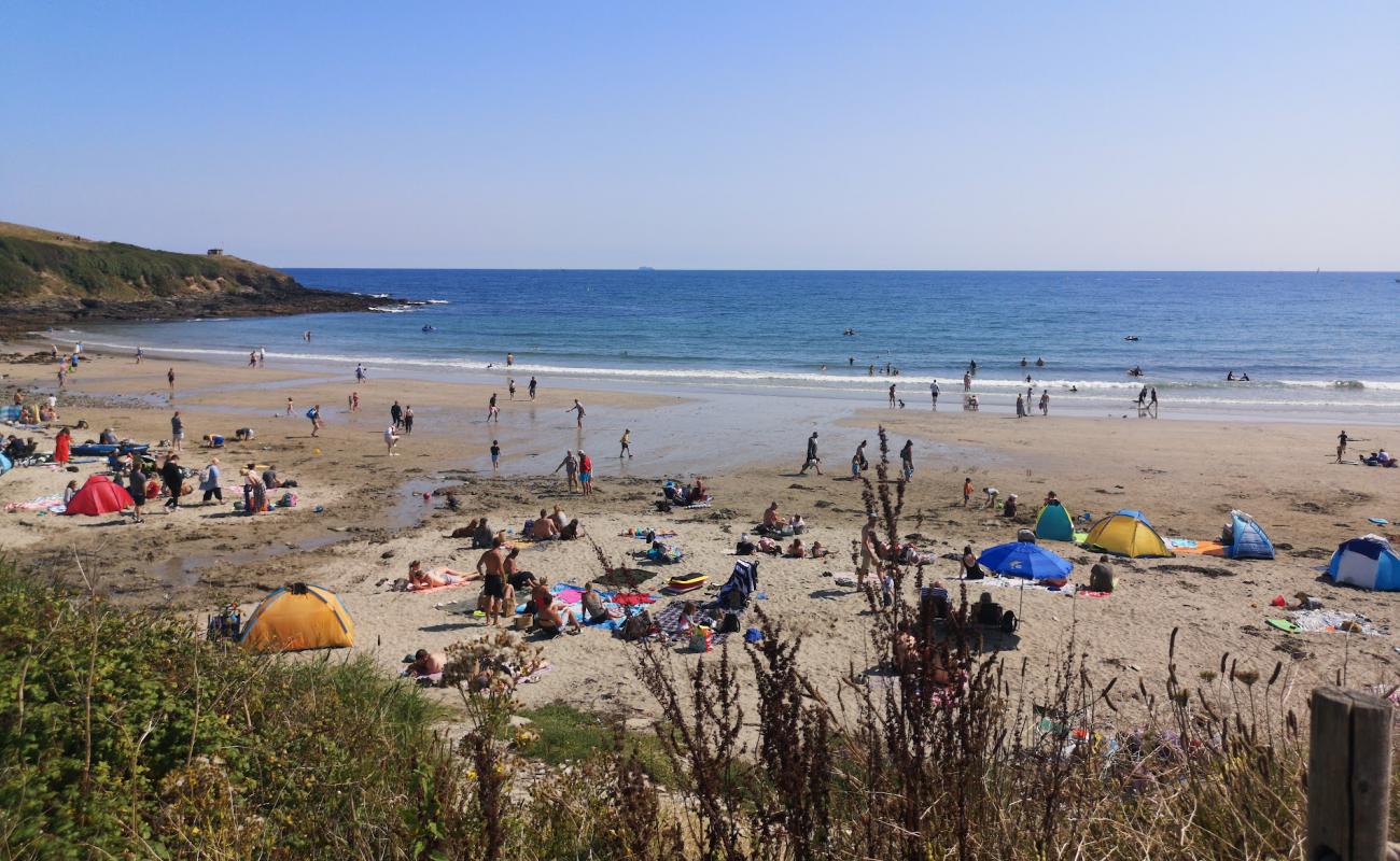 Фото Porthcurnick beach с светлый песок поверхностью