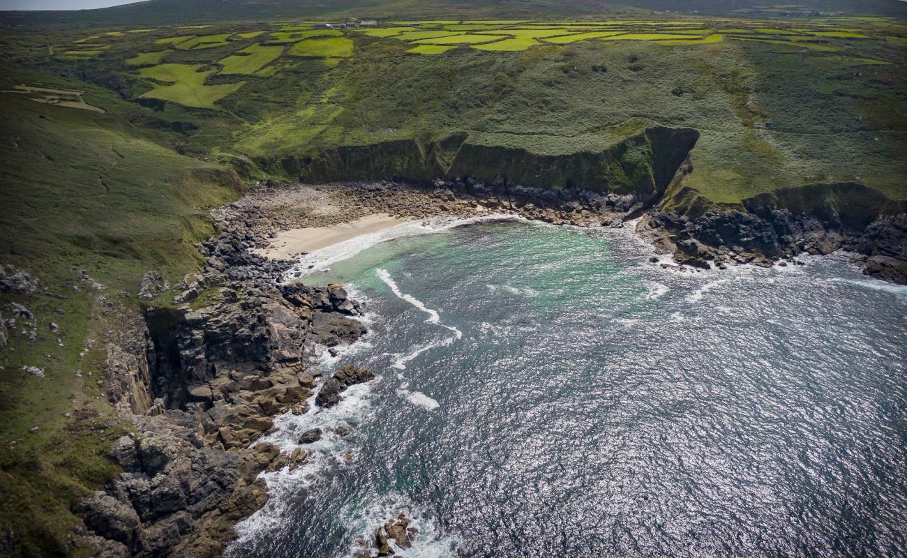 Фото Porthmeor Cove с песок с камнями поверхностью