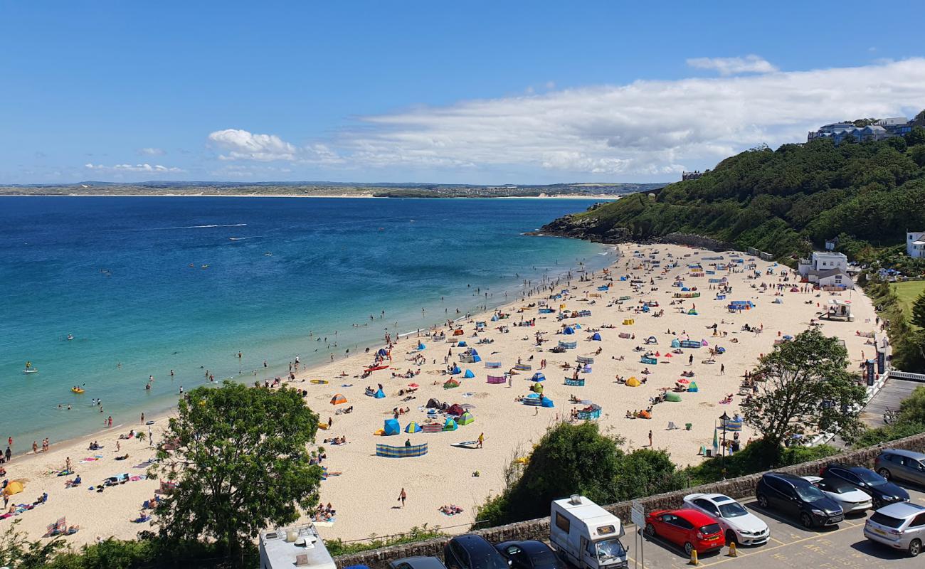 Фото Porthminster beach с золотистый песок поверхностью