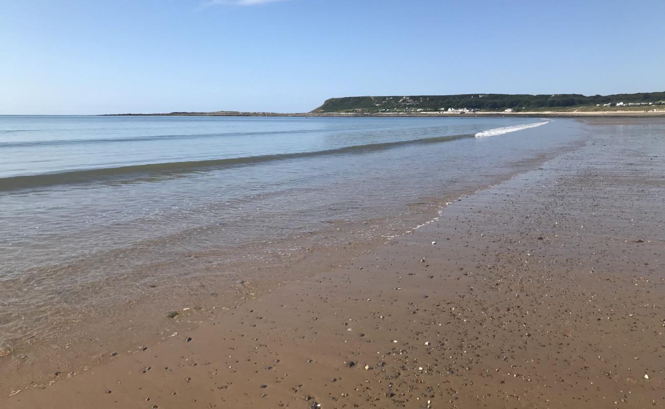 Фото Port Eynon beach с песок с галькой поверхностью