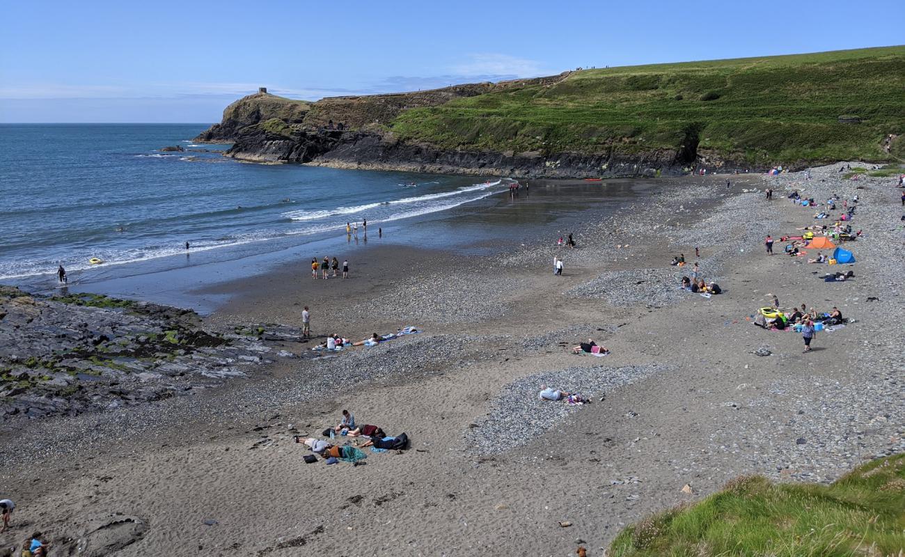 Фото Abereiddy beach с песок с галькой поверхностью