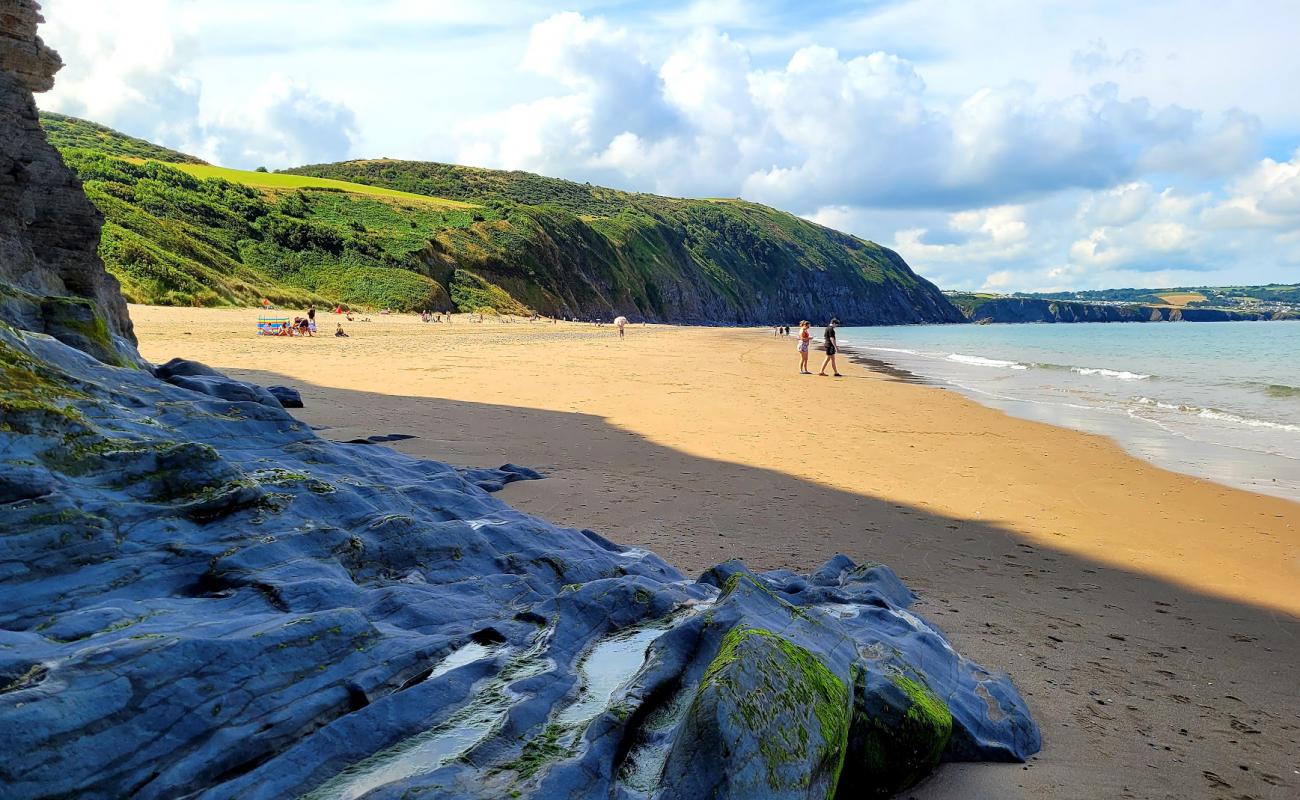 Фото Penbryn beach - популярное место среди ценителей отдыха