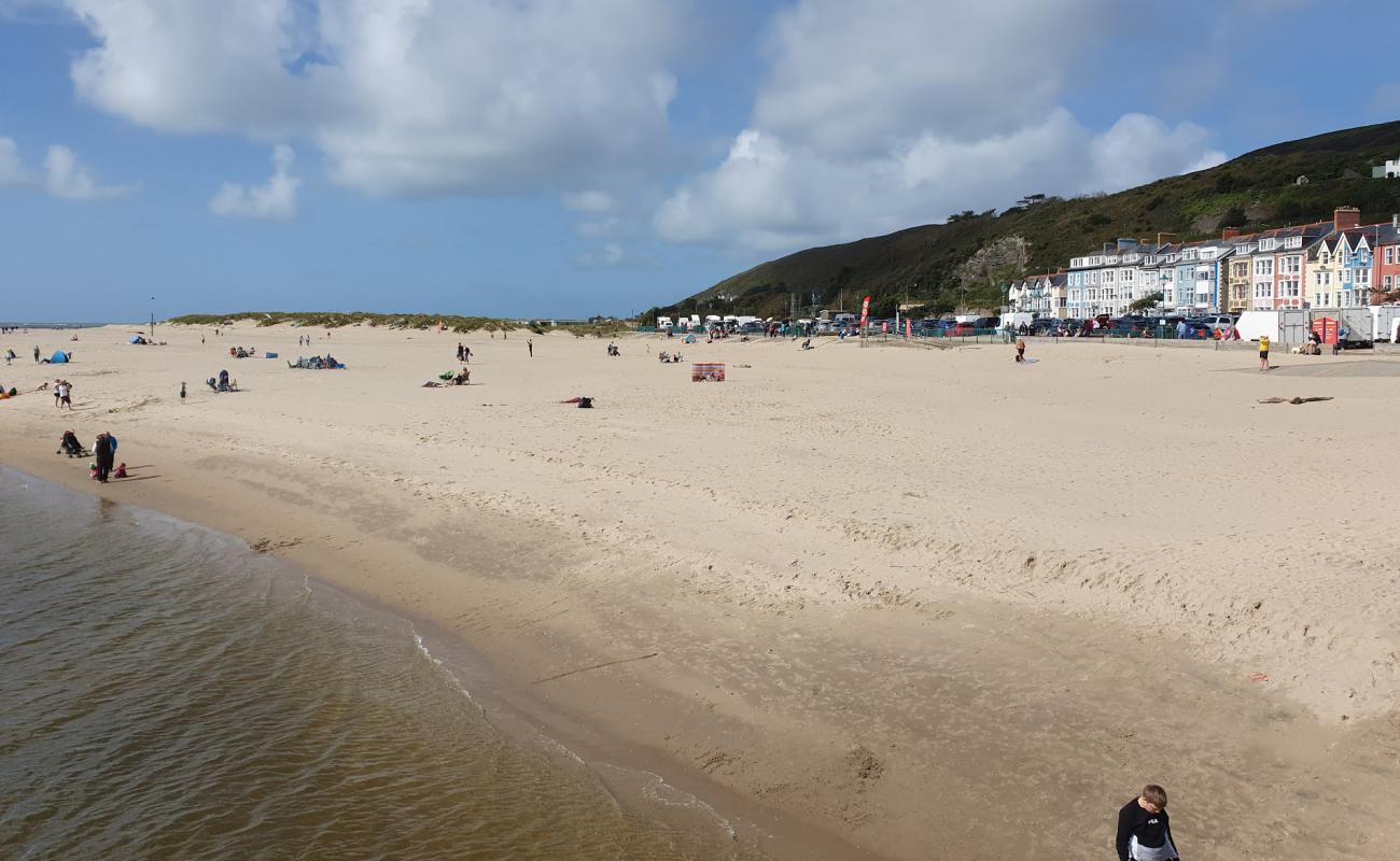 Фото Aberdyfi beach с светлый песок поверхностью