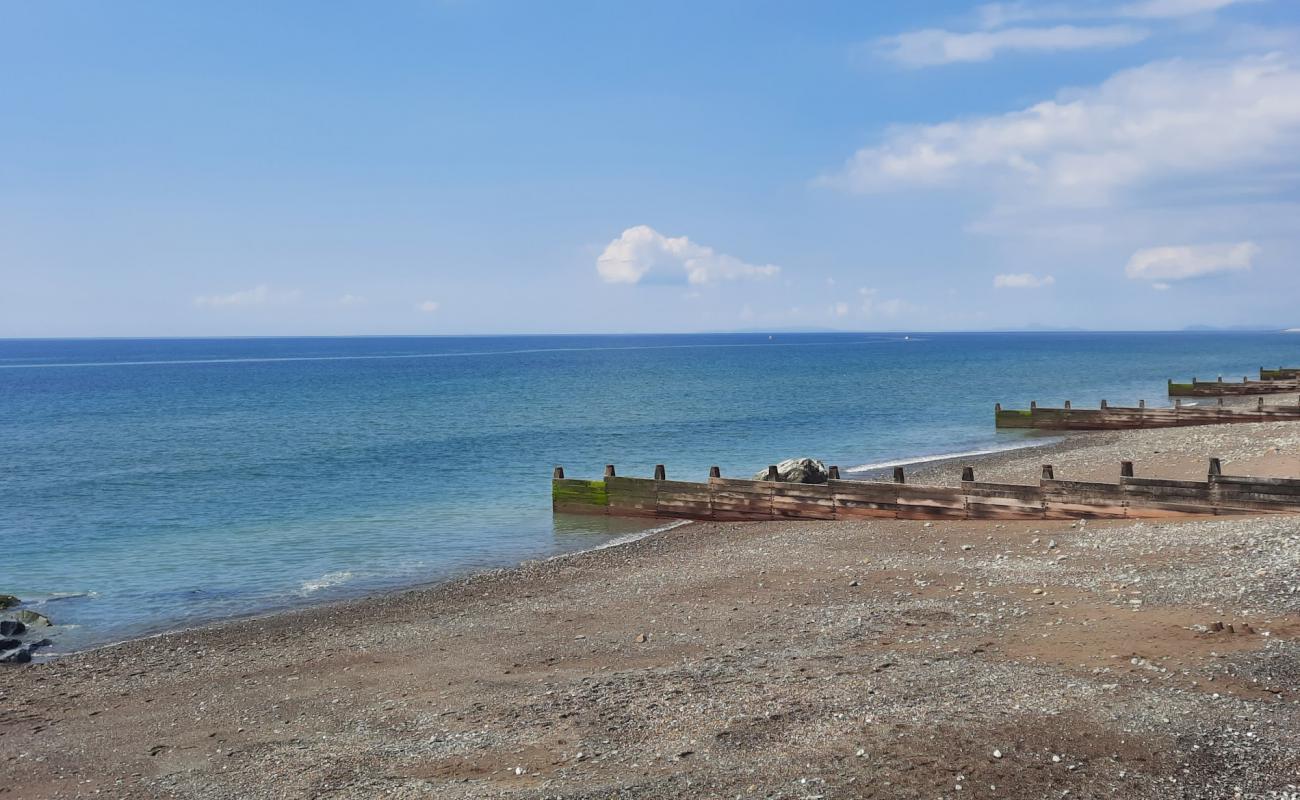 Фото Tywyn beach с песок с галькой поверхностью