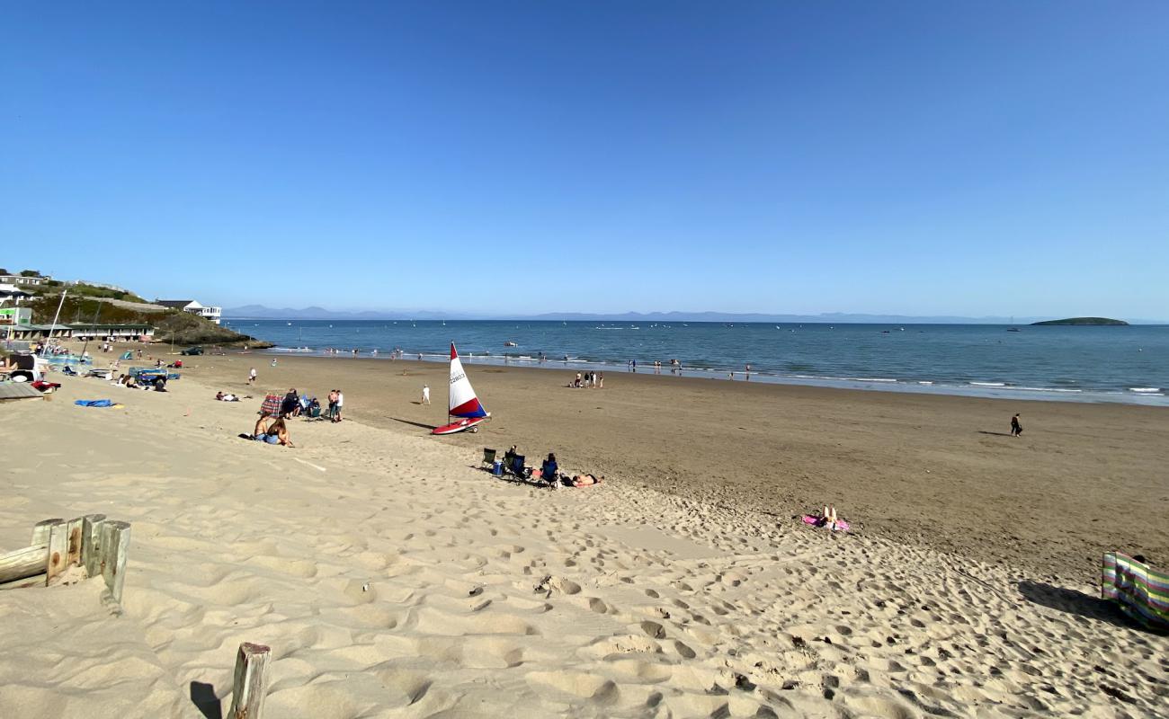 Фото Abersoch beach с светлый песок поверхностью