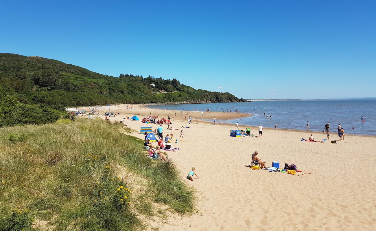 Фото Sandyhills beach с светлый песок поверхностью