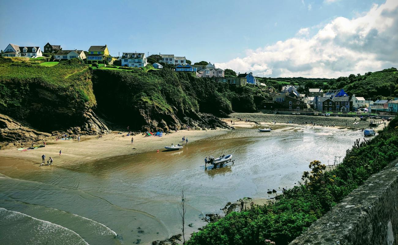 Фото Littlehaven Beach с песок с галькой поверхностью