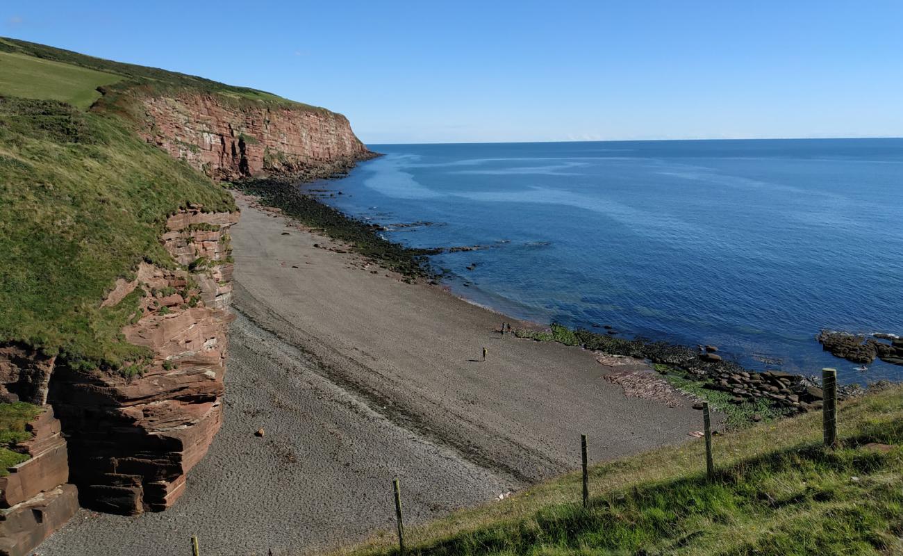 Фото Fleswick Bay Beach с серая галька поверхностью