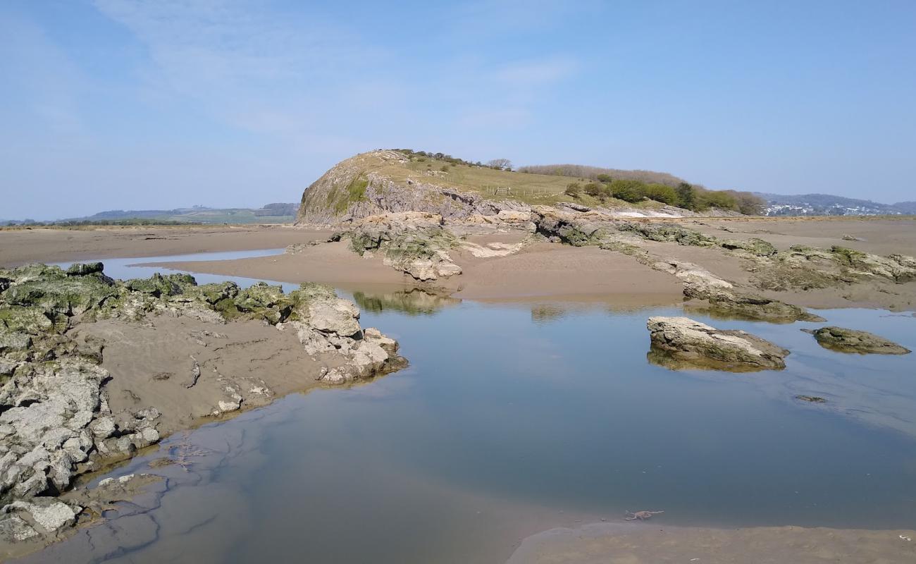 Фото Humphrey Head Beach с светлый песок поверхностью