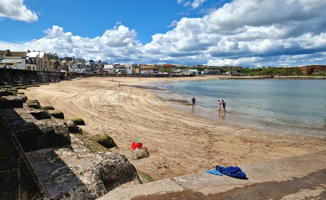 Фото Eyemouth Beach с светлый песок поверхностью