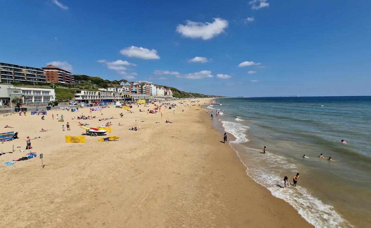 Фото Bournemouth Beach с светлый песок поверхностью