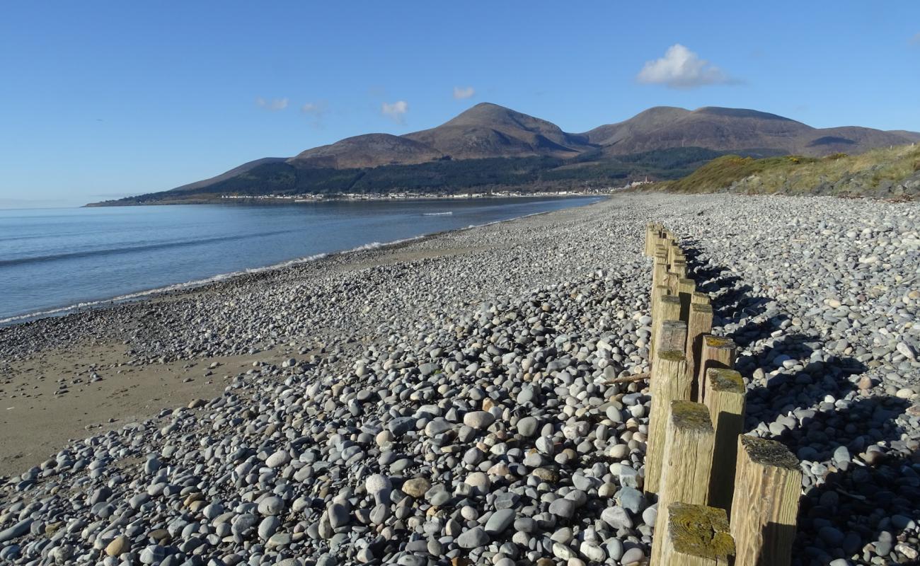 Фото Murlough Beach с песок с галькой поверхностью