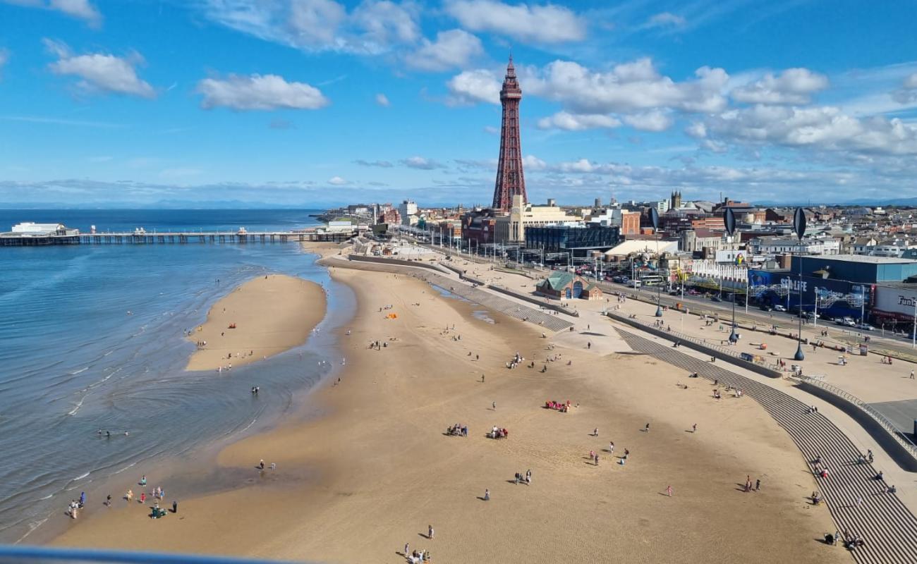 Фото Blackpool Beach с серый песок поверхностью