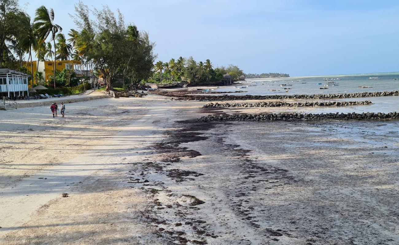 Фото Five Palms Beach с золотистый песок поверхностью