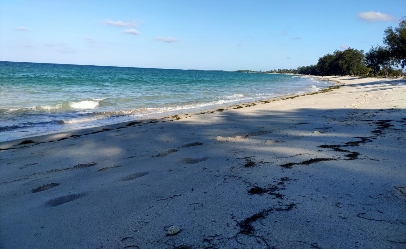 Фото Mboamaji Beach с светлый песок поверхностью