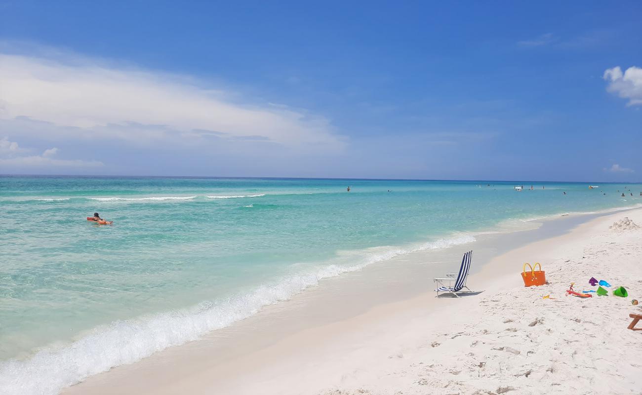 Фото Ed Walline Beach с белый чистый песок поверхностью