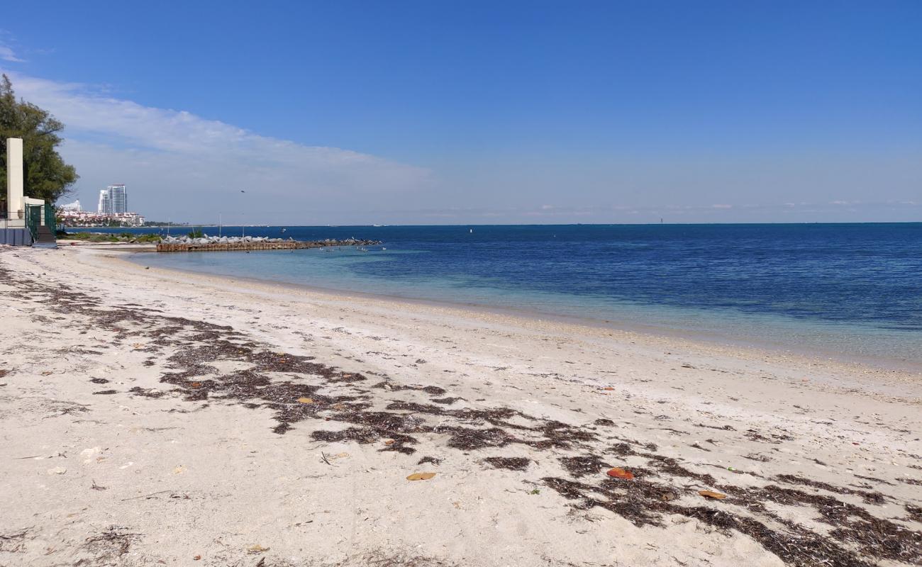 Фото Virginia Key beach II с светлый песок поверхностью