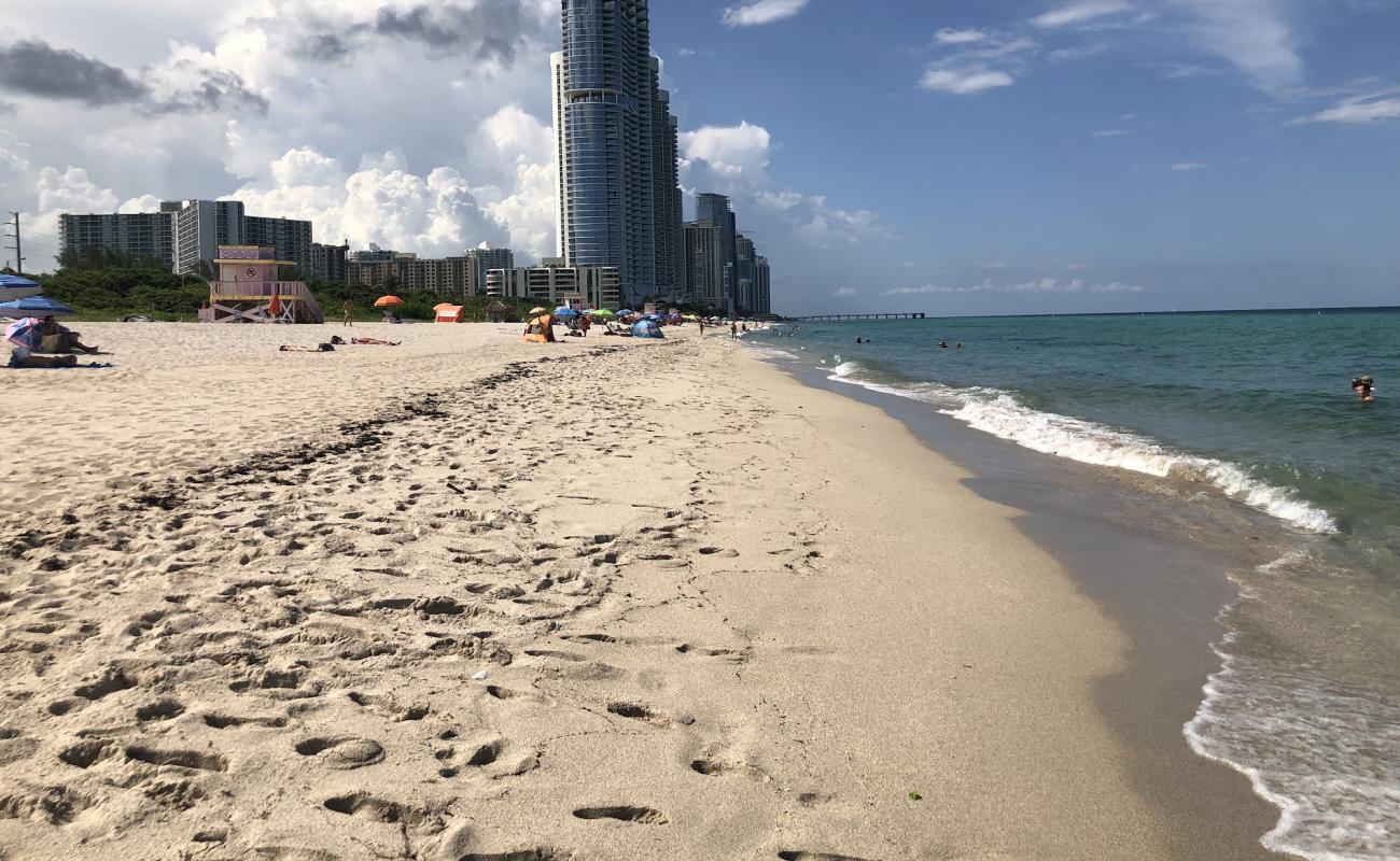 Фото Haulover beach с золотой ракушечник поверхностью