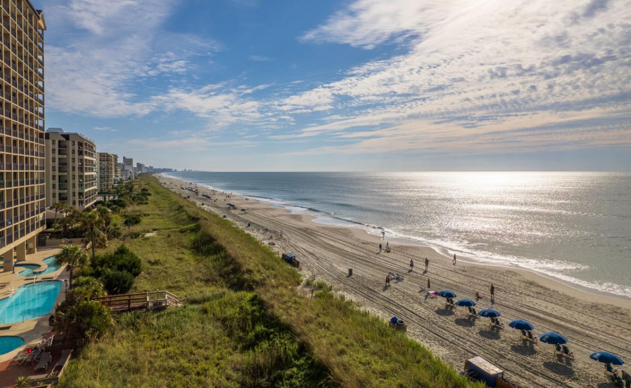 Фото Windy Hill beach с золотистый песок поверхностью