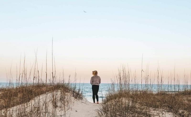 Фото Holden beach с светлый песок поверхностью