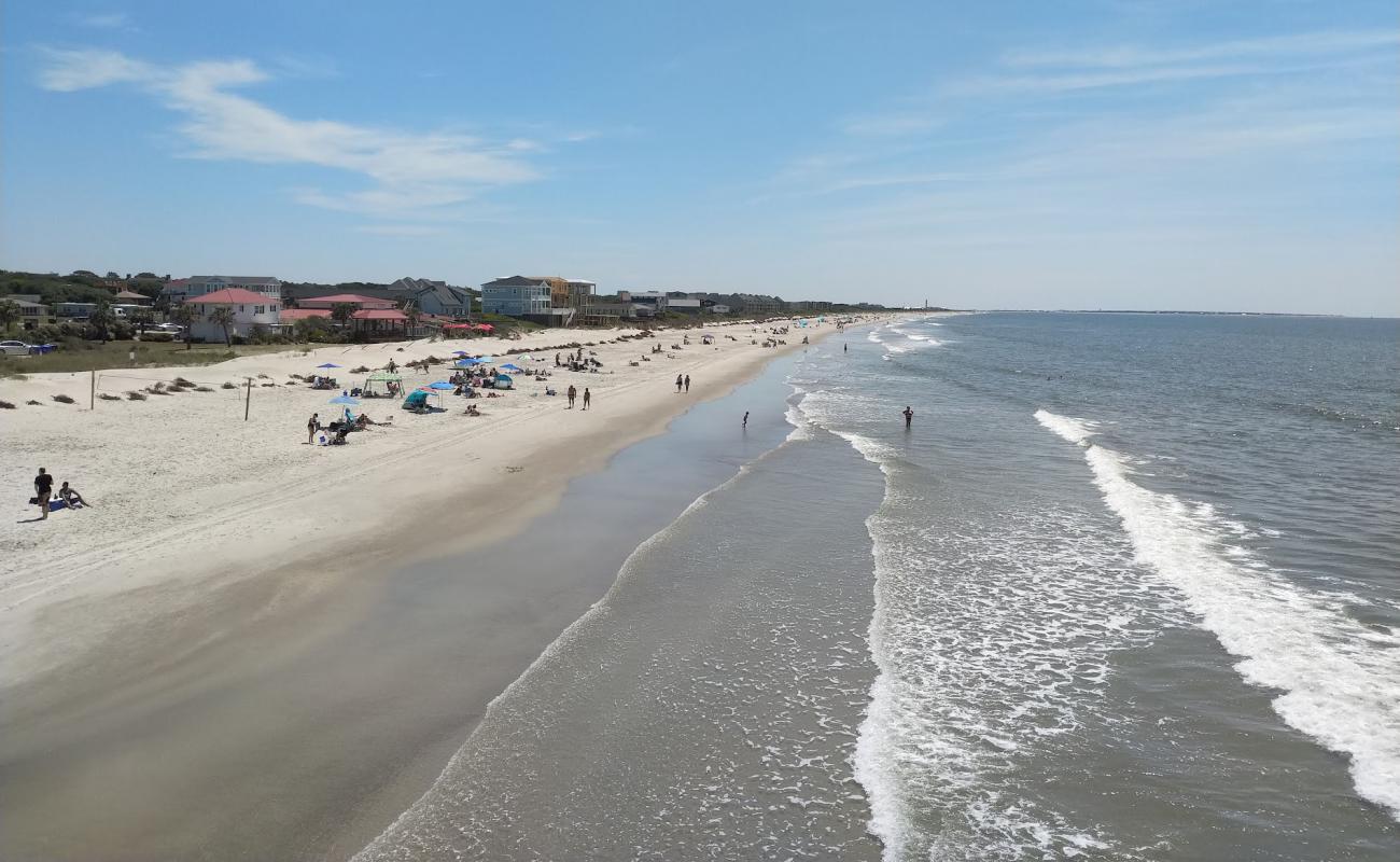 Фото Oak Island Pier beach с золотистый песок поверхностью