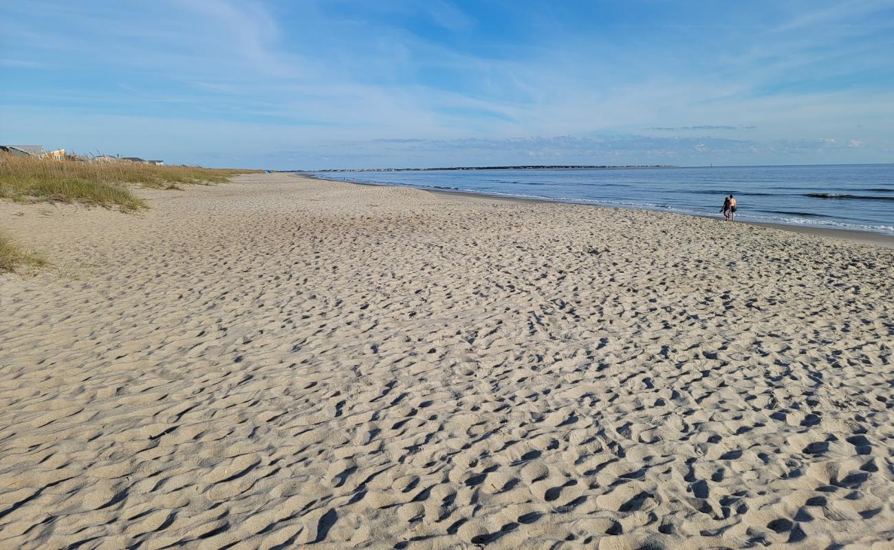 Фото Caswell beach с светлый песок поверхностью