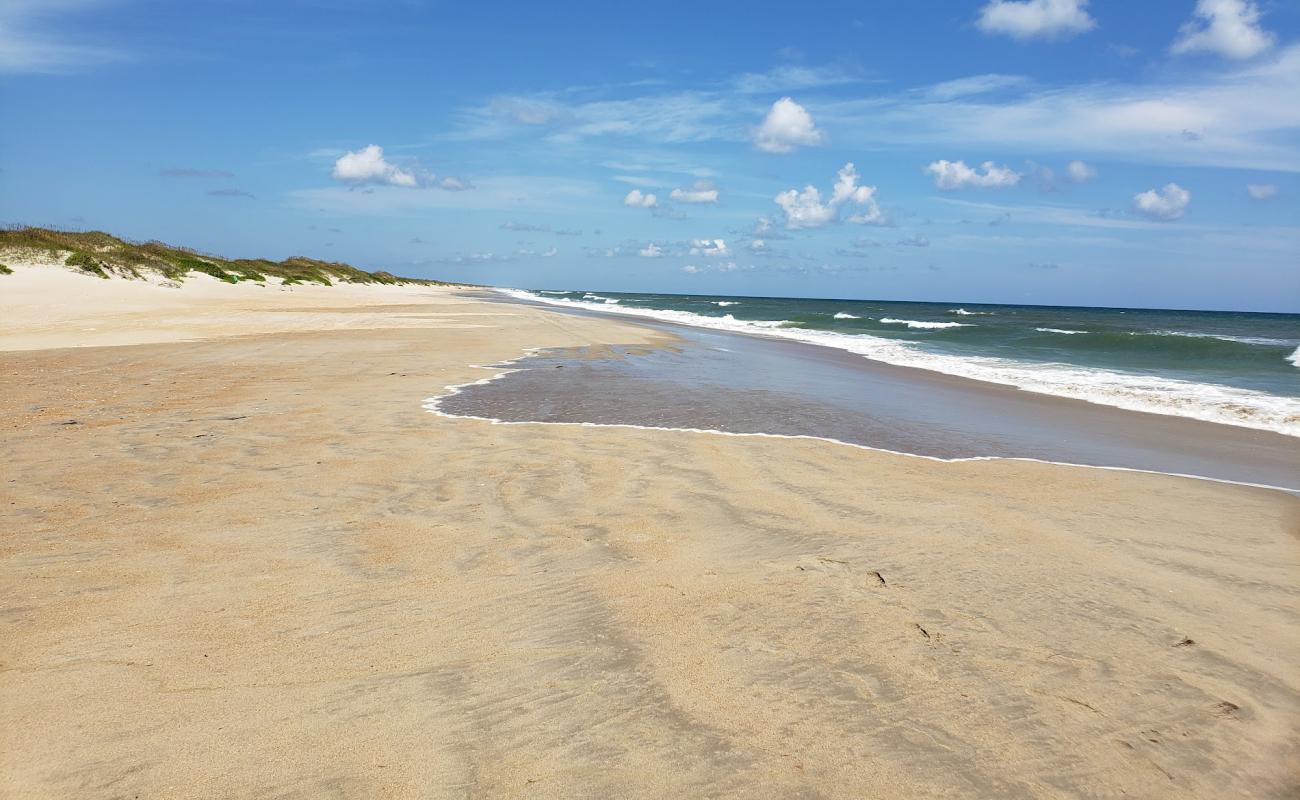 Фото Ocracoke beach с светлый песок поверхностью