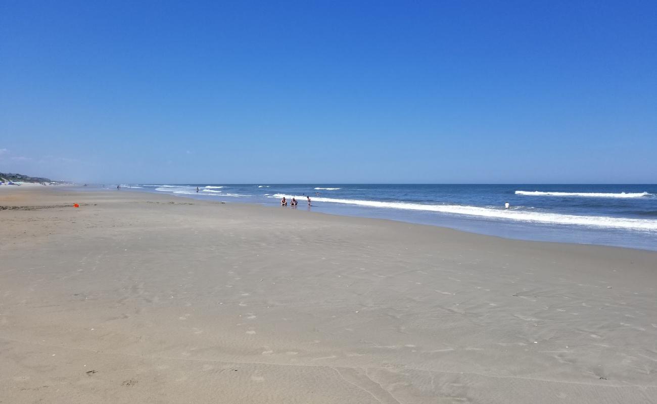 Фото Corolla beach с светлый песок поверхностью