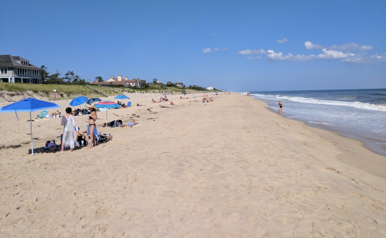 Фото Georgica Beach с светлый песок поверхностью