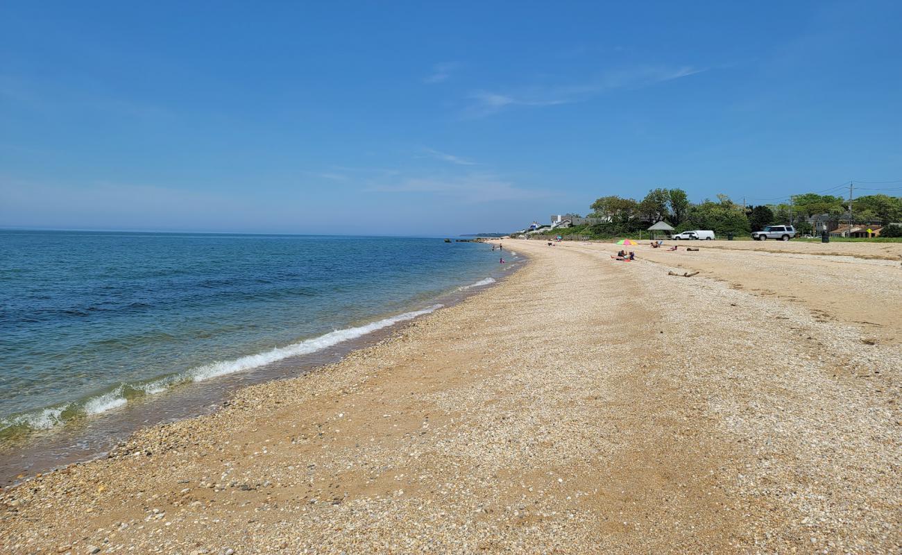 Фото North Fork Beach с песок с галькой поверхностью