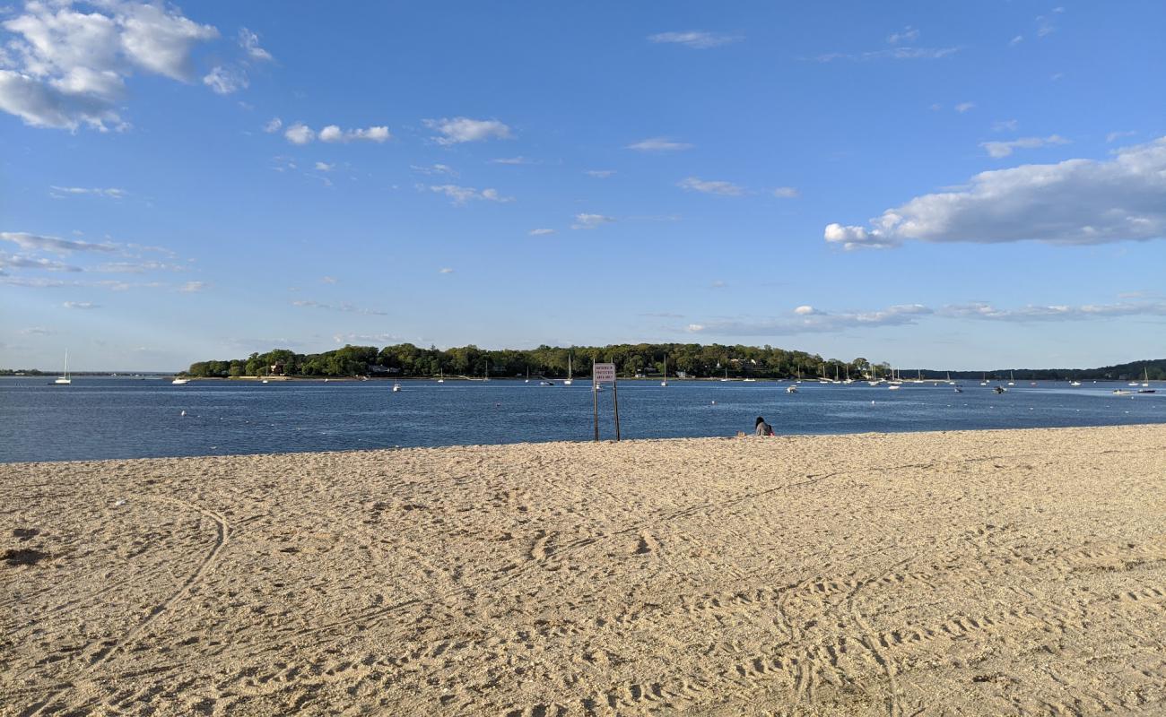 Фото Beekman Beach с светлый песок поверхностью