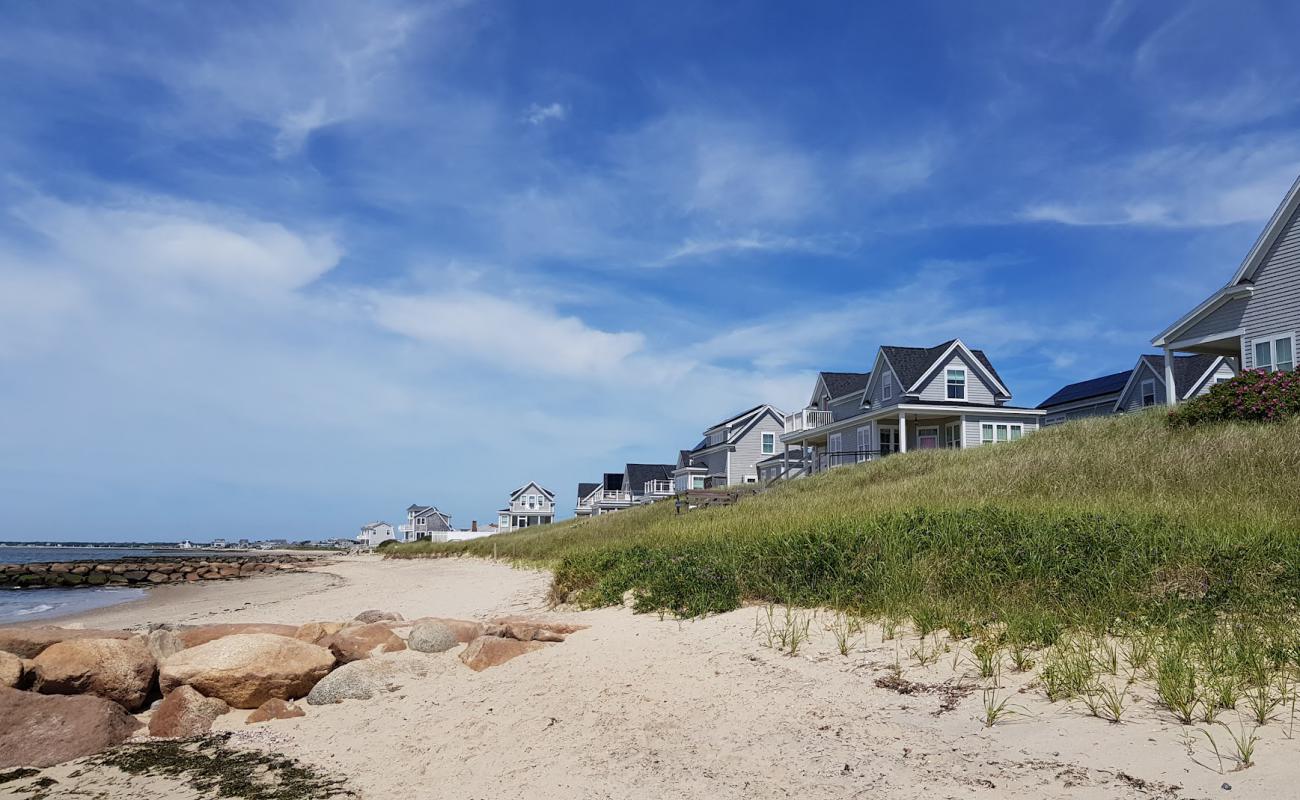 Фото Haigis Beach с светлый песок поверхностью