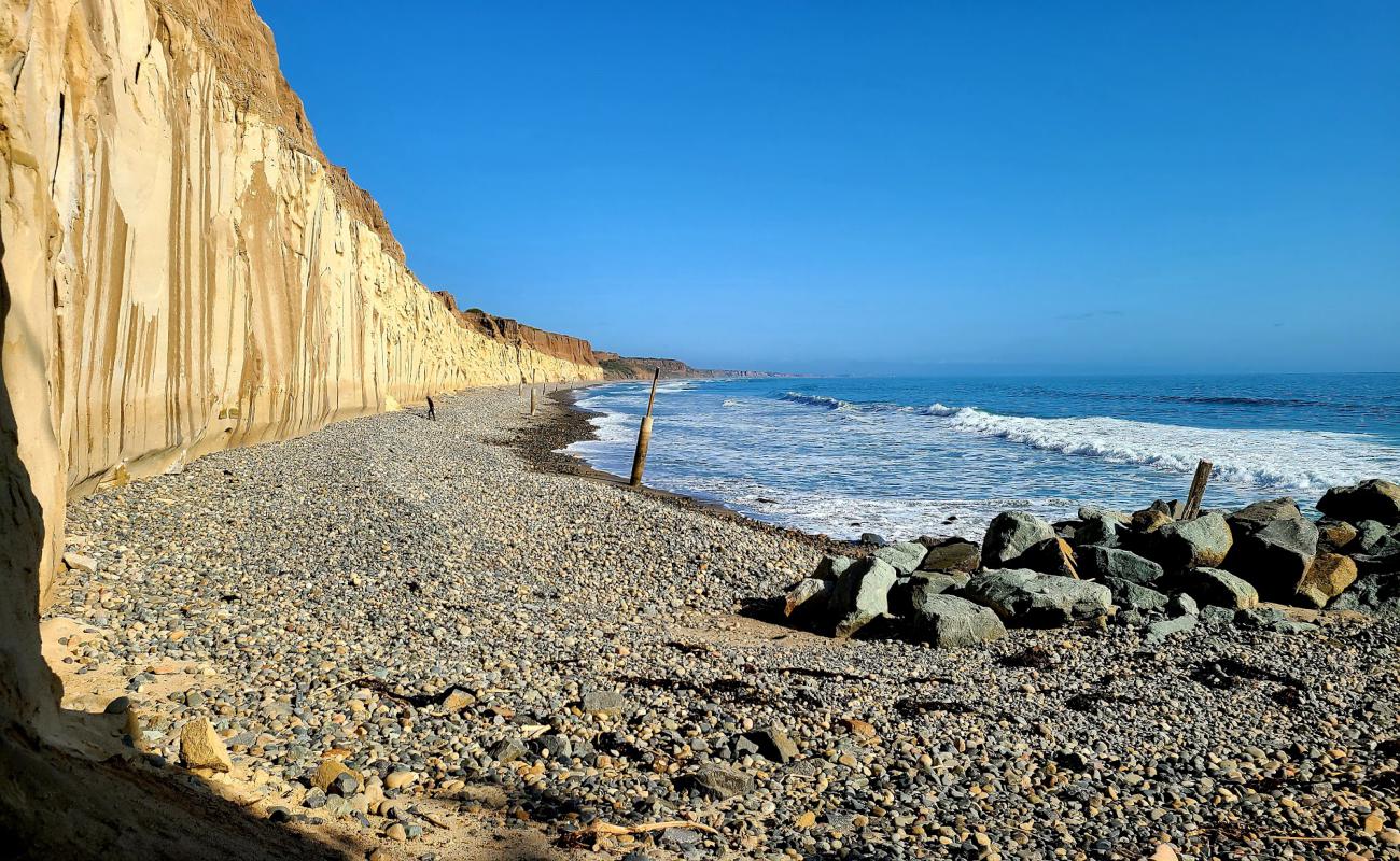 Фото Trails beach с песок с галькой поверхностью