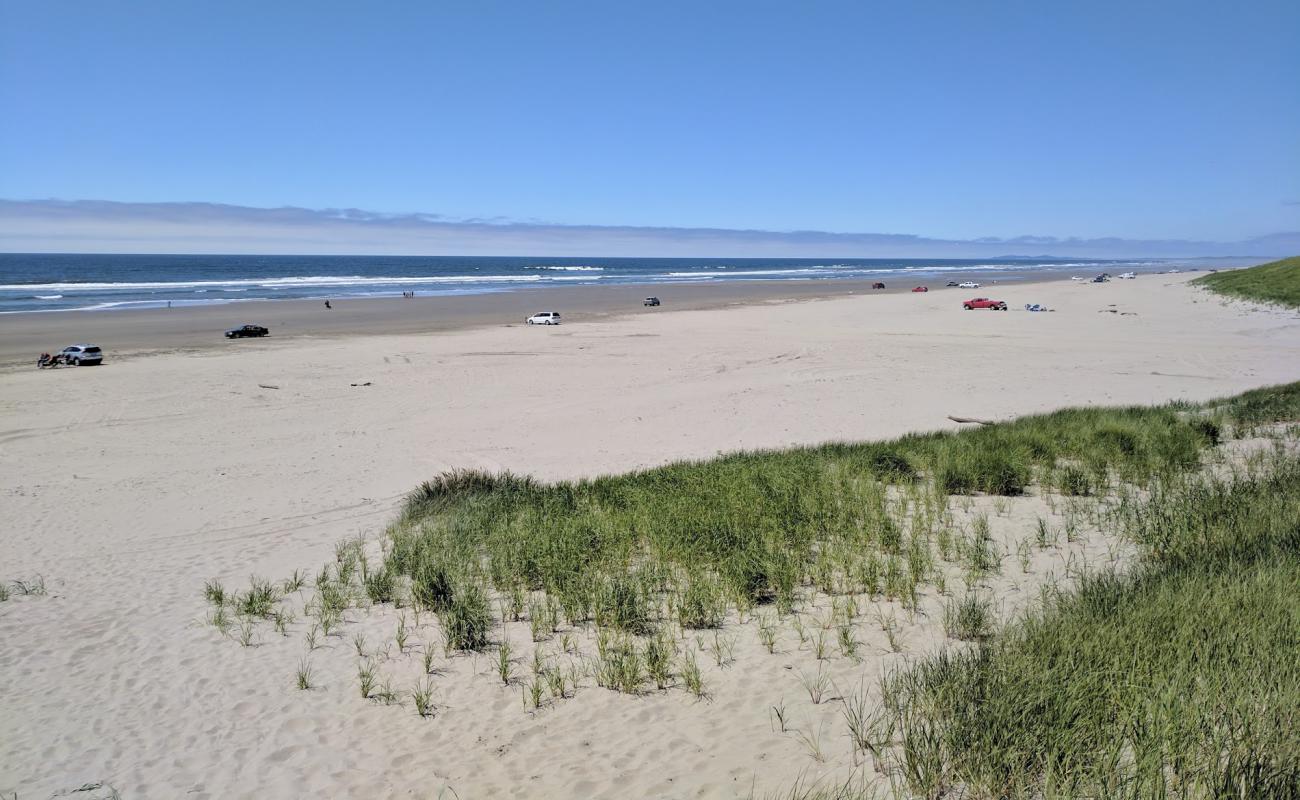 Фото Del Rey Beach с золотистый песок поверхностью