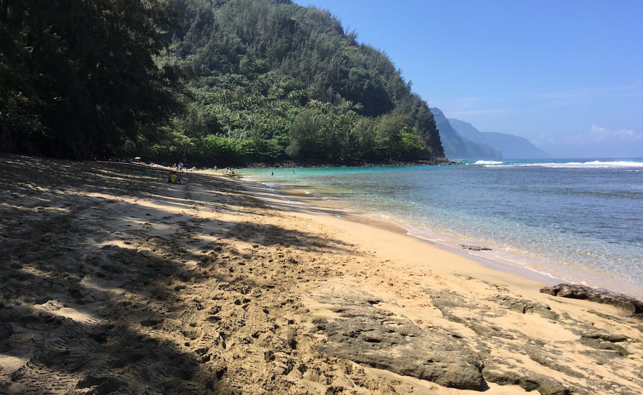 Фото Ke'e Beach с светлый песок поверхностью