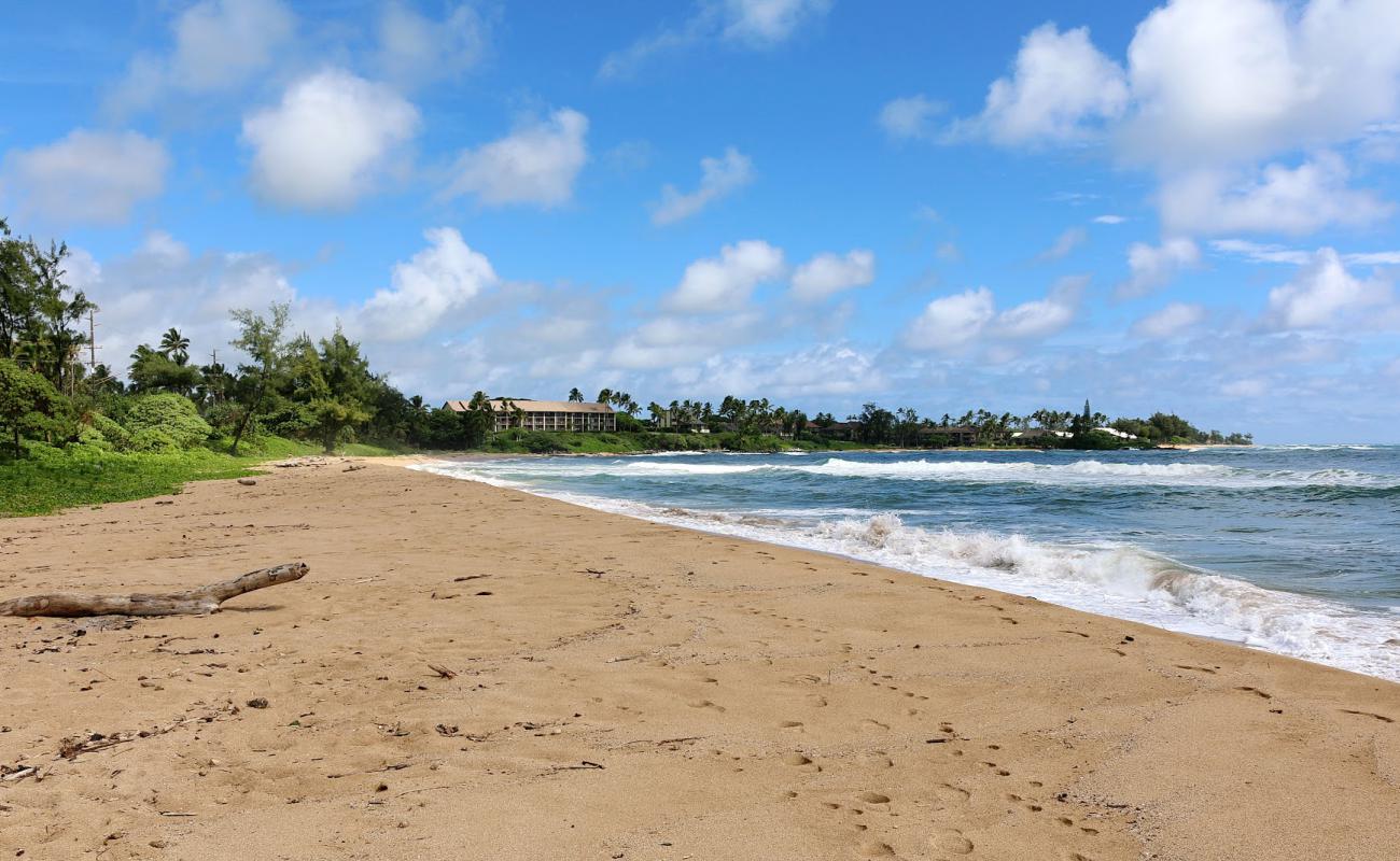 Фото Wailua Beach с светлый песок поверхностью