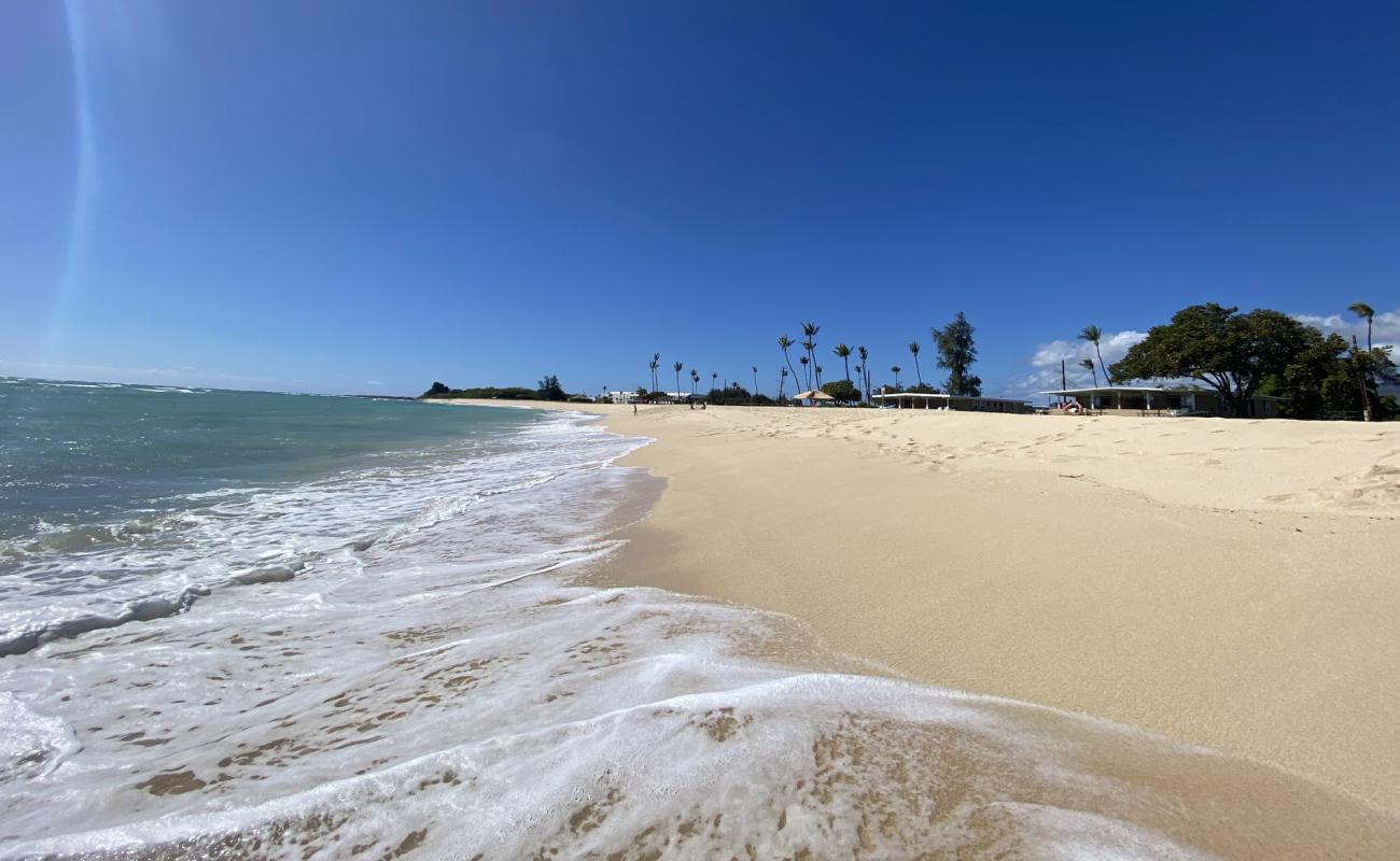 Фото Nimitz Beach с светлый песок поверхностью