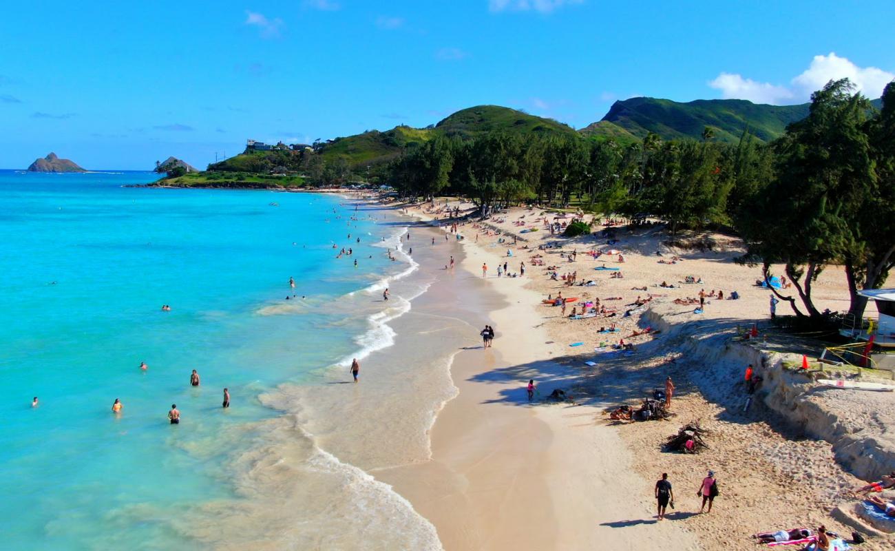 Фото Kailua Beach с золотистый песок поверхностью