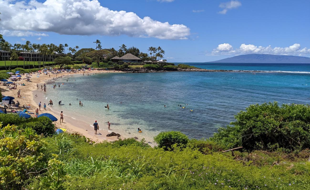 Фото Kapalua Bay Beach с золотистый песок поверхностью