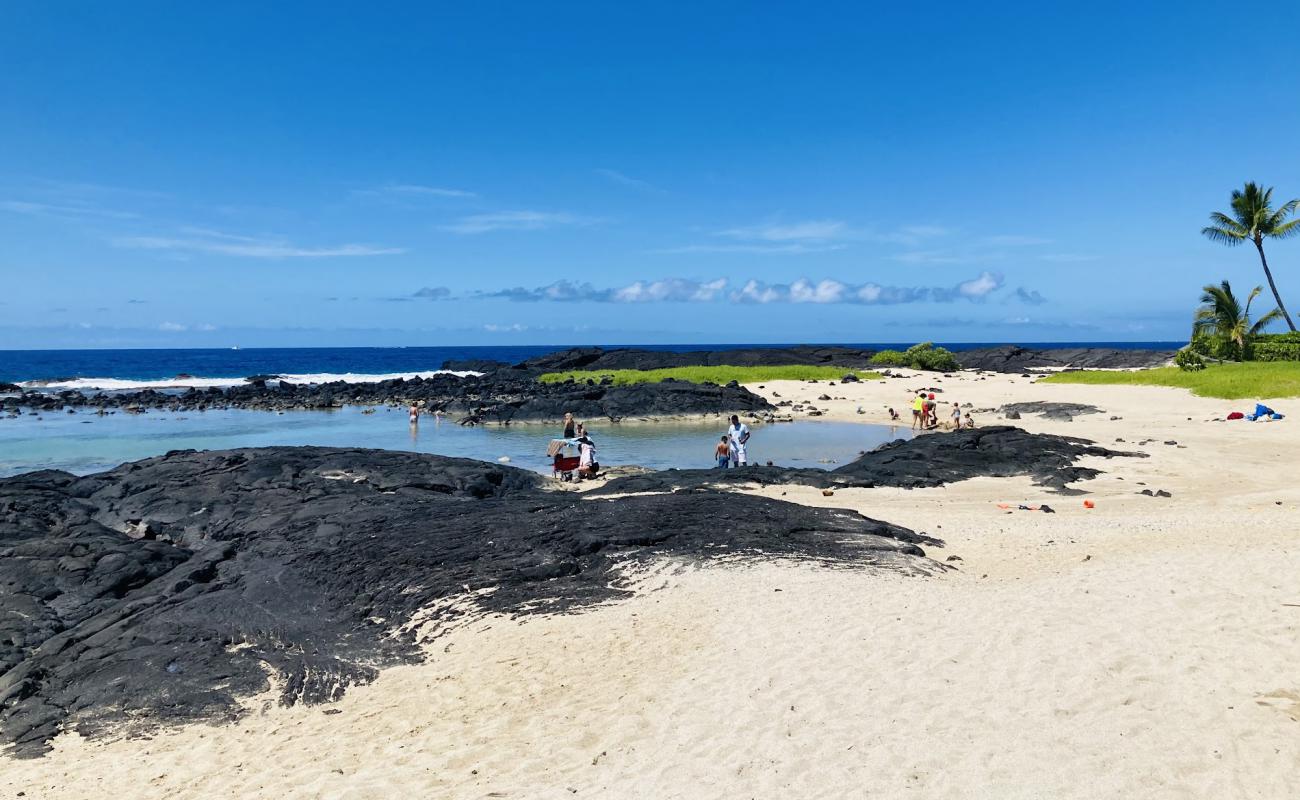 Фото Keiki Beach с светлый песок поверхностью