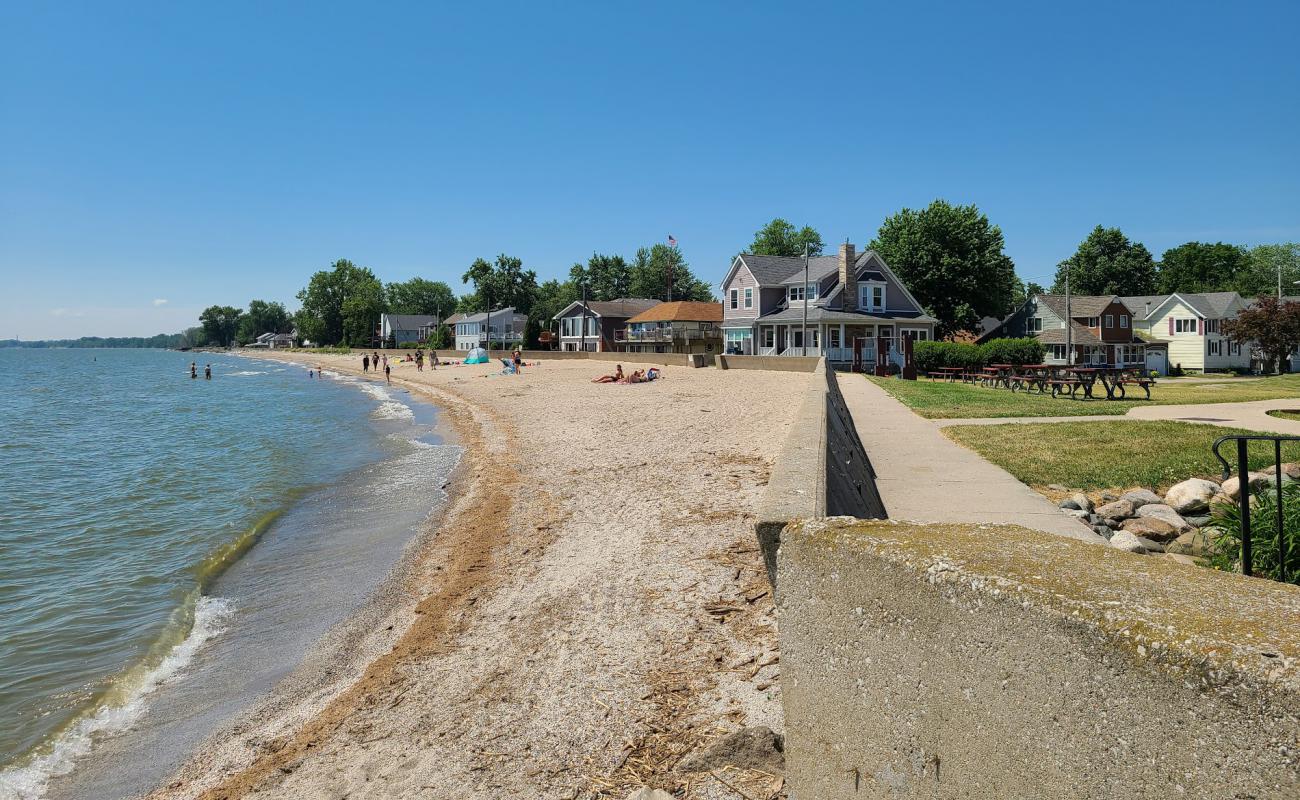 Фото City of Luna Pier Public Beach с светлый песок поверхностью