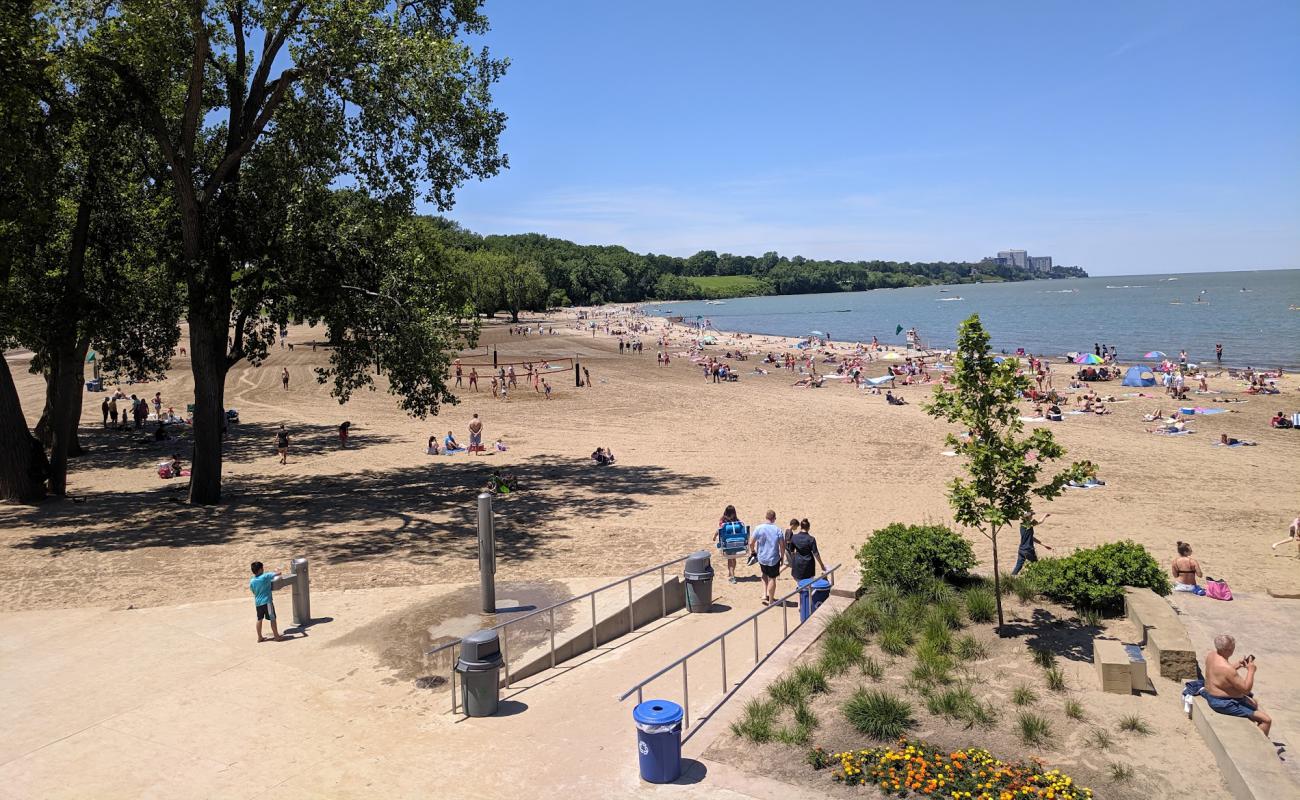 Фото Edgewater Beach с светлый песок поверхностью