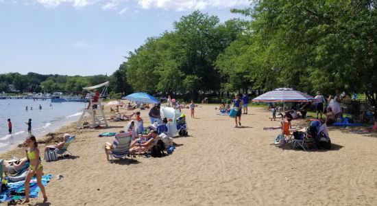 Williams Bay Beach