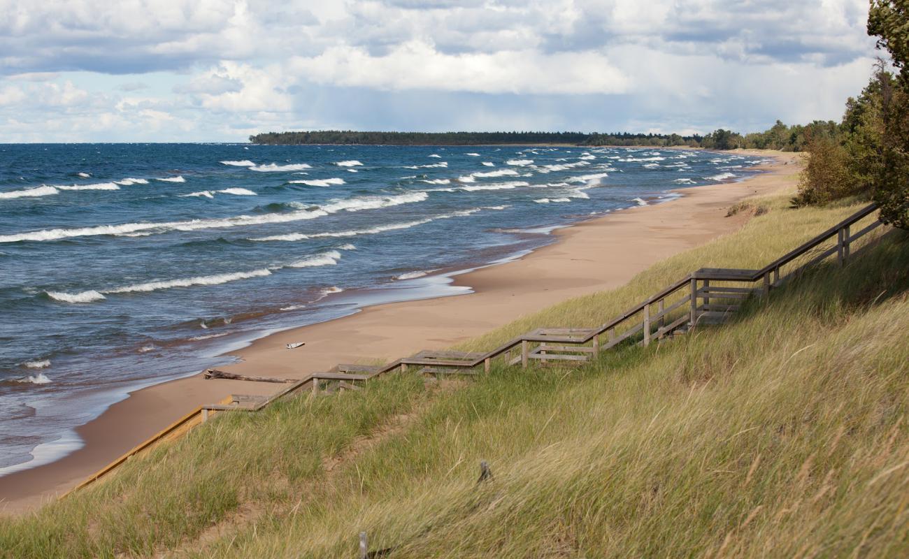 Фото Lake Superior Beach с светлый песок поверхностью