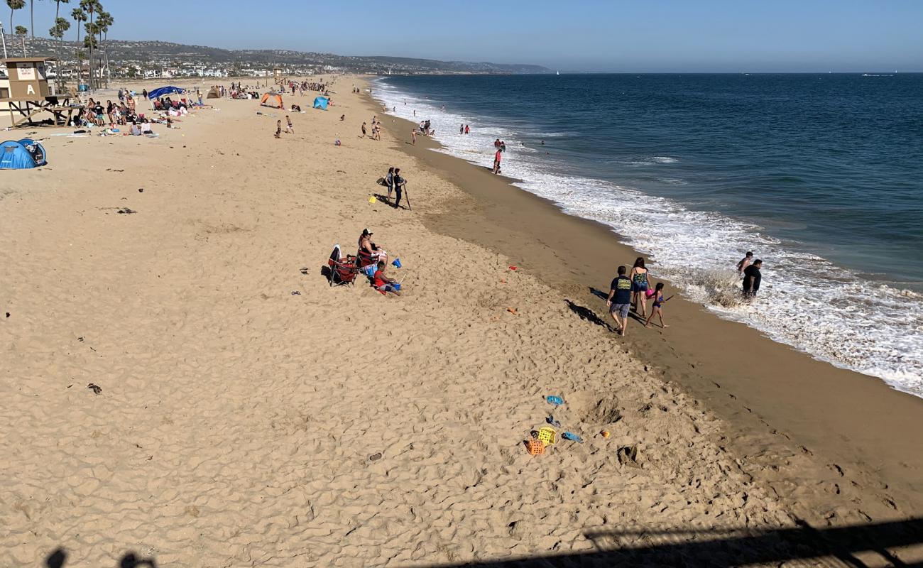 Фото Balboa beach с золотистый песок поверхностью