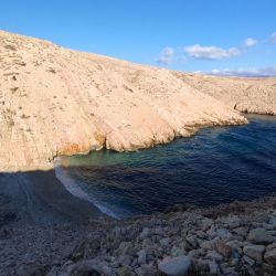 Фото Konjska beach с очень чистый уровнем чистоты